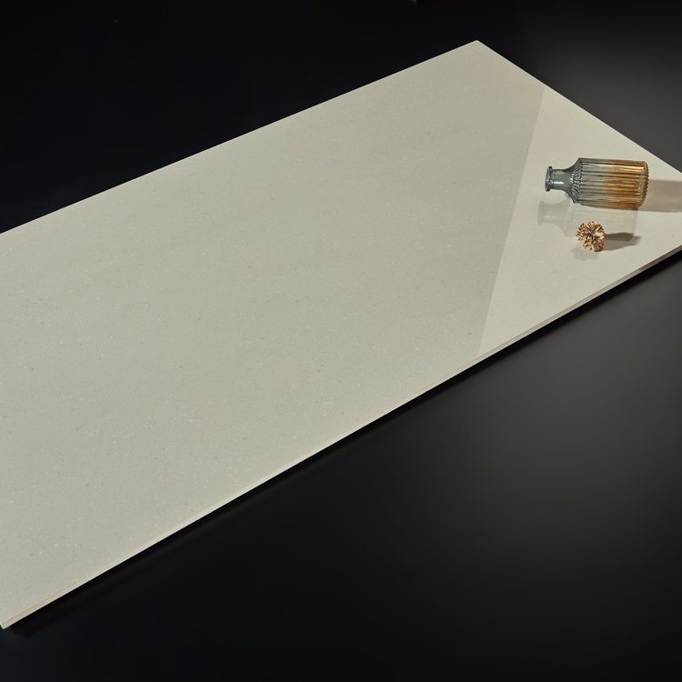 중국 공장 저렴한 가격 600 x 1200 mm 세라믹 도자기 타일 흰색 바닥 광택 큰 크기